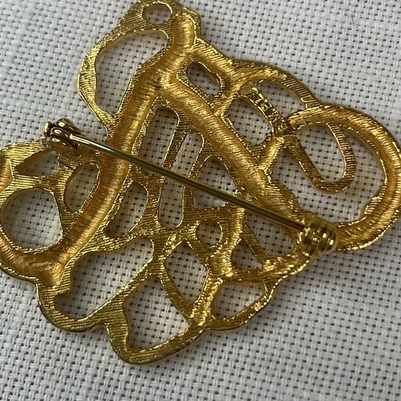 BRITISH MUSEUM BMPL GOLD-TONE ABSTRACT BROOCH PIN - Picture 7 of 9